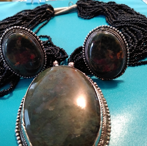 ANTIQUE NECKLACE AND CLIP EARRINGS!!! - Picture 4 of 12